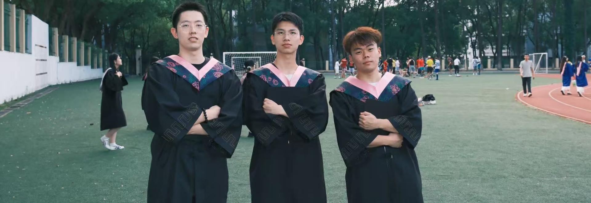 2025年毕业生留影